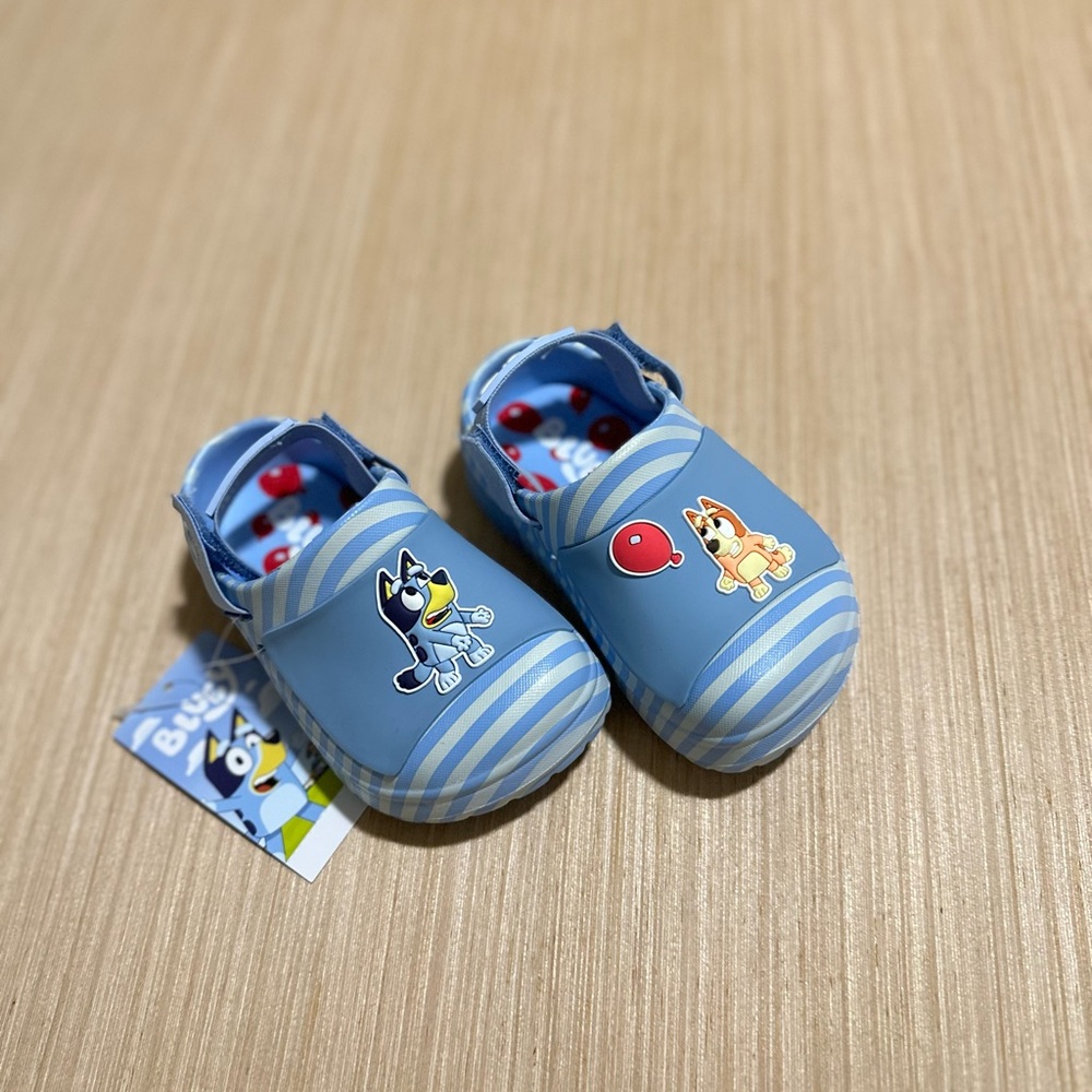 🆕 Kids Bluey Clogs Size 5/6